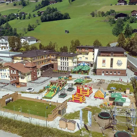 Familien- Und Kinderclubhotel Wolkensteinbar Powered By Magic Mountains Bramberg am Wildkogel